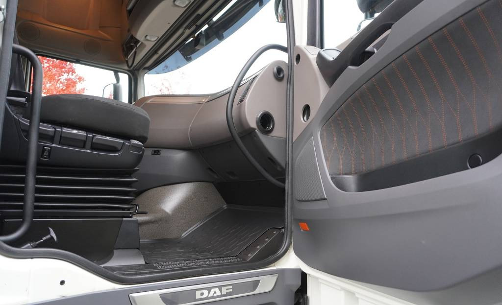 DAF XF 450 6×2 E6 / Refrigerator Lacapitaine / ATP/FRC to 2027 / 18 pallets în leasing DAF XF 450 6×2 E6 / Refrigerator Lacapitaine / ATP/FRC to 2027 / 18 pallets: Foto 17