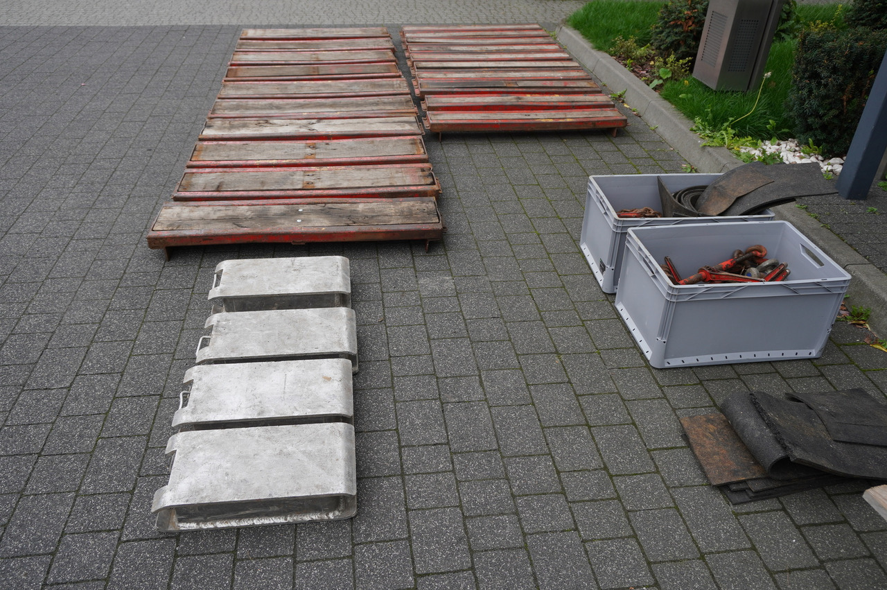 Semiremorcă transport agabaritic KÄSSBOHRER LB2 TIEF-BETT low loader semi-trailer / 16.5 m / Extendable semi-trailer / steered axles / 2 units: Foto 24 Semiremorcă transport agabaritic KÄSSBOHRER LB2 TIEF-BETT low loader semi-trailer / 16.5 m / Extendable semi-trailer / steered axles / 2 units: Foto 24