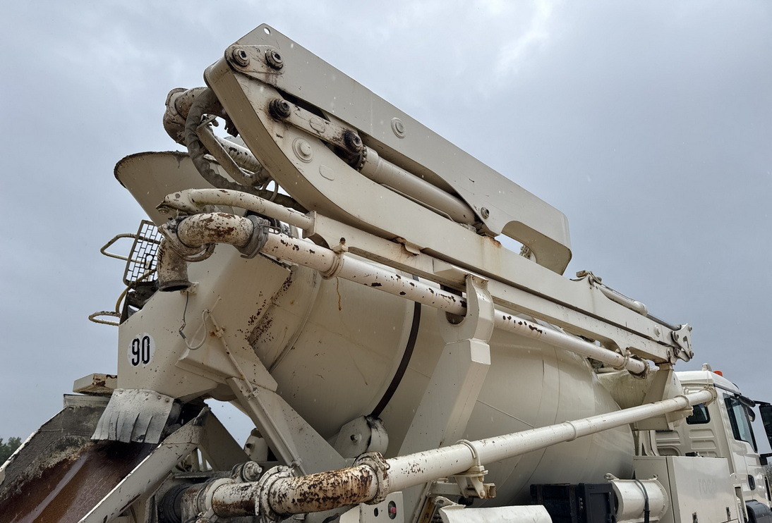 Autopompă de beton MAN TGS 32.400 8x4 Concrete Mixer Pump truck / 426 MTH !!! / 18 meters: Foto 6
