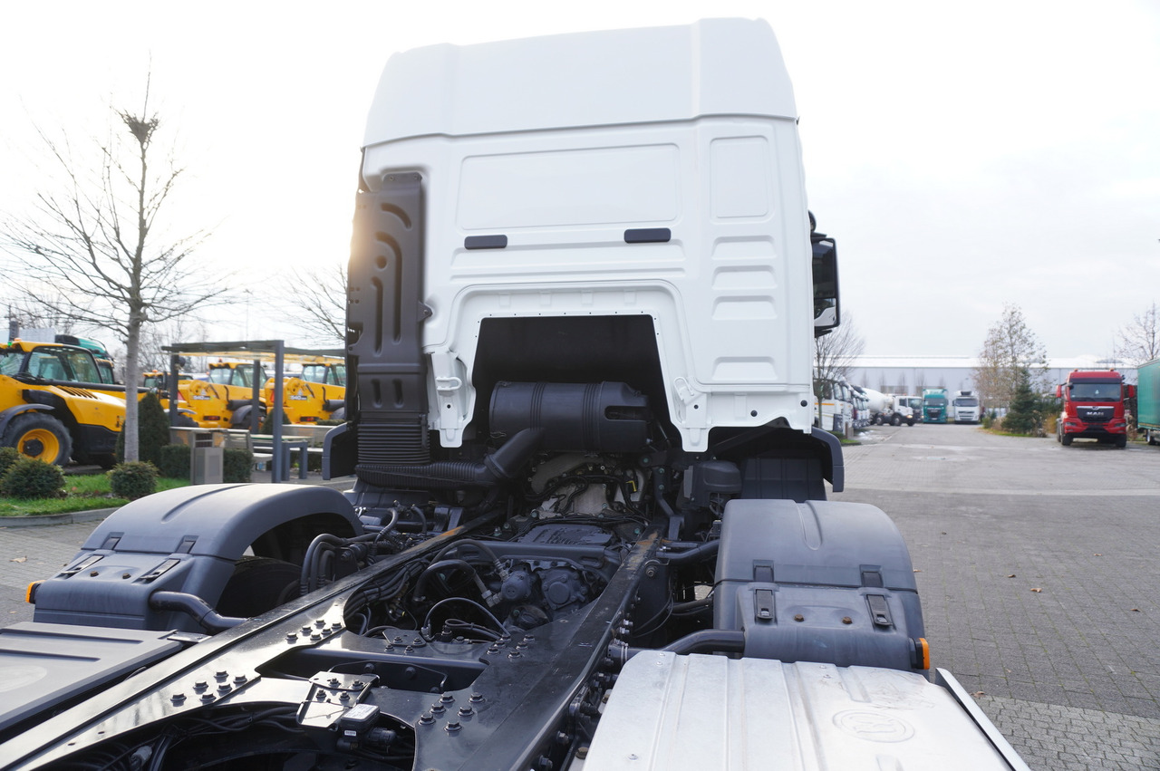 MAN TGS 35.420 8×2 / Chassis 6.4 m / 3 steered axles în leasing MAN TGS 35.420 8×2 / Chassis 6.4 m / 3 steered axles: Foto 8 MAN TGS 35.420 8×2 / Chassis 6.4 m / 3 steered axles în leasing MAN TGS 35.420 8×2 / Chassis 6.4 m / 3 steered axles: Foto 8