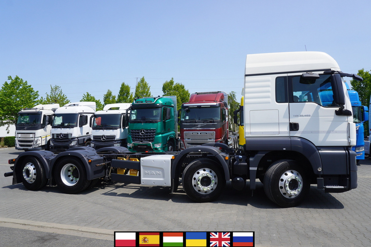 MAN TGS 35.420 8×2 / Chassis 6.4 m / 3 steered axles - Camion şasiu: Foto 1 MAN TGS 35.420 8×2 / Chassis 6.4 m / 3 steered axles - Camion şasiu: Foto 1