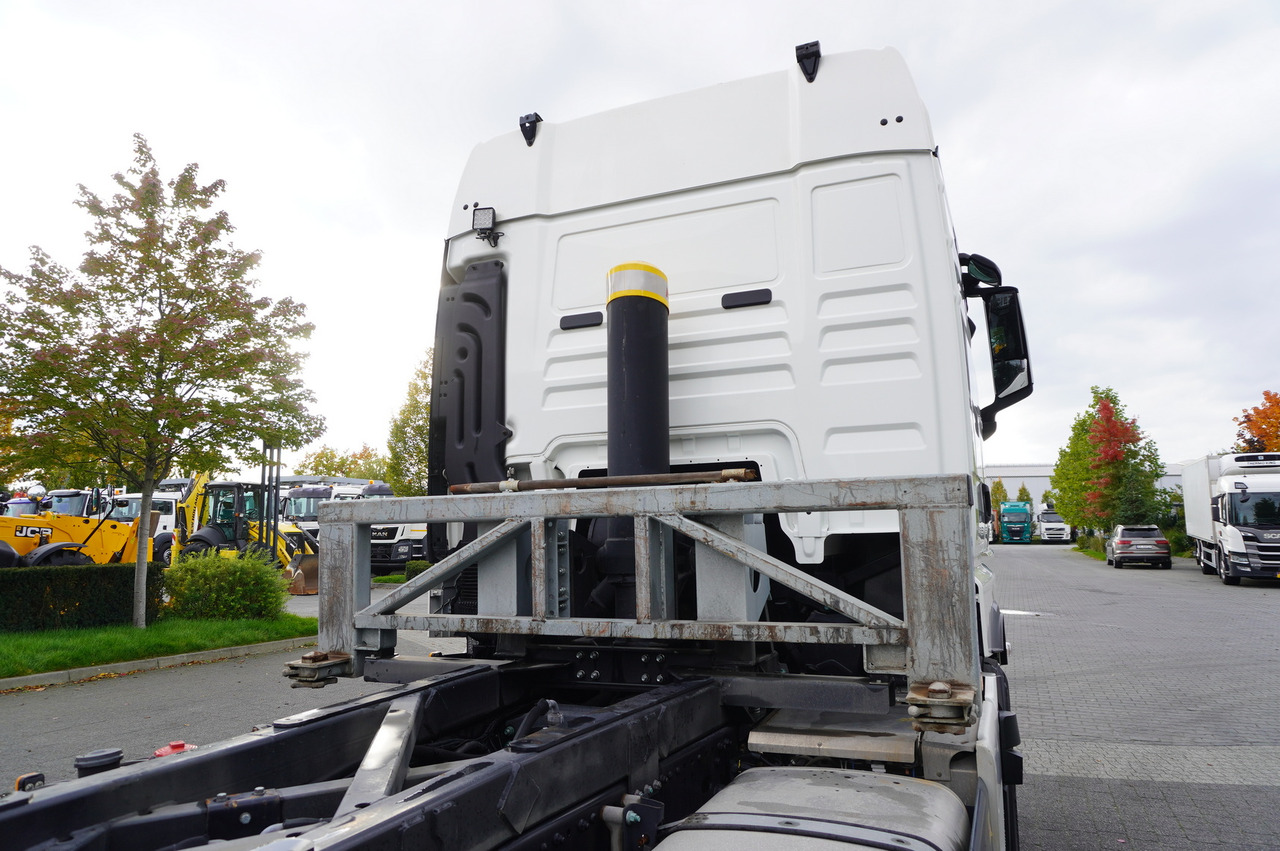 MAN TGX 26.470 6x2 COINTAINERKIPPER HYVA HIRMSCHLING / 200 tho. km! - Camion basculantă: Foto 5 MAN TGX 26.470 6x2 COINTAINERKIPPER HYVA HIRMSCHLING / 200 tho. km! - Camion basculantă: Foto 5