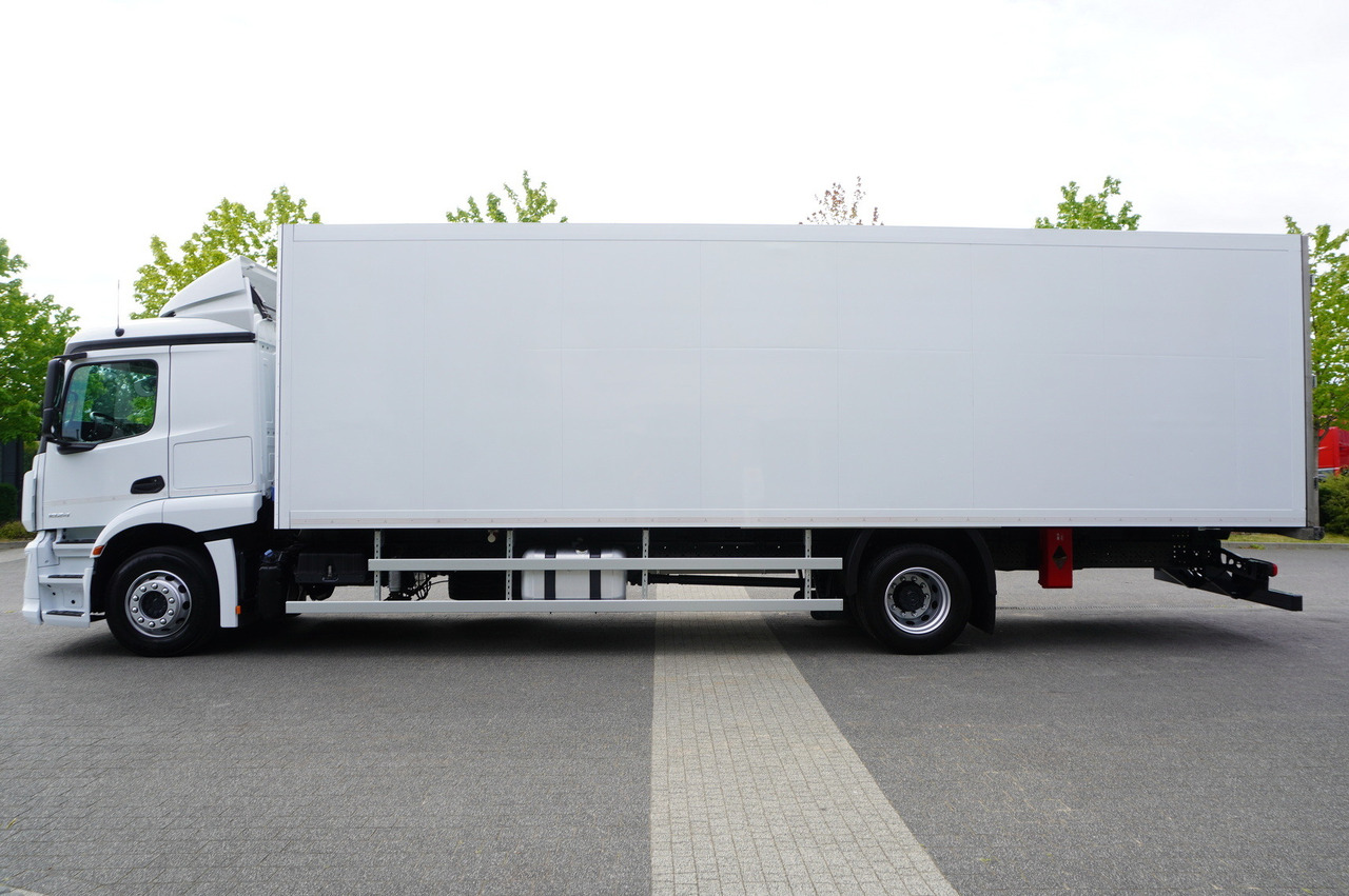 MERCEDES-BENZ Actros 1824 / Refrigerator 22 EPAL / Carrier Supra 850 / Sleeping cabin - Camion frigider: Foto 2 MERCEDES-BENZ Actros 1824 / Refrigerator 22 EPAL / Carrier Supra 850 / Sleeping cabin - Camion frigider: Foto 2