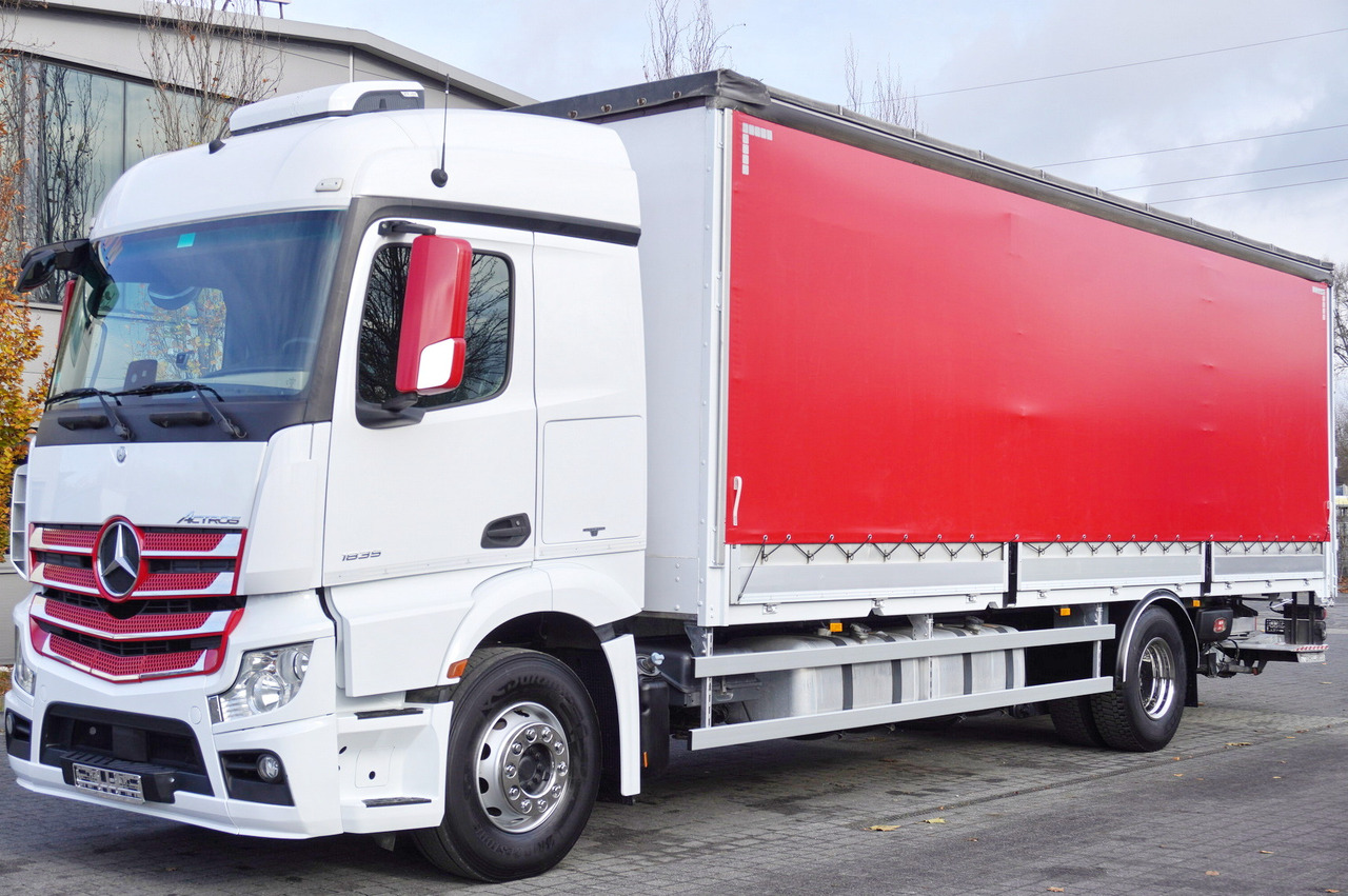 MERCEDES-BENZ Actros 1835 E6 4×2 / Curtainsider 21 pallets / tail lift 1.5t - Camion cu prelată: Foto 1 MERCEDES-BENZ Actros 1835 E6 4×2 / Curtainsider 21 pallets / tail lift 1.5t - Camion cu prelată: Foto 1