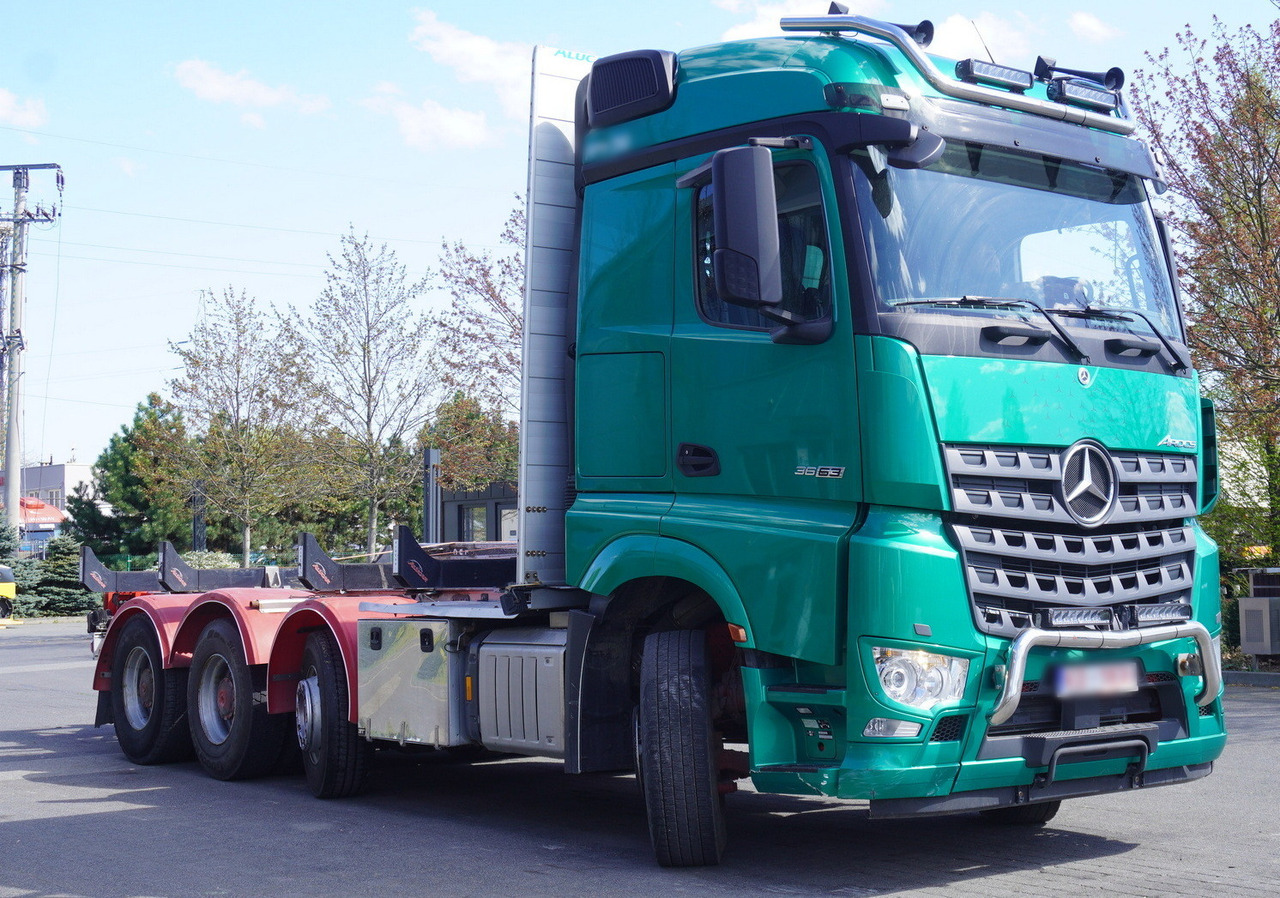 Mercedes-Benz Arocs 3563 8 × 4 / 630 HP / steered axle / Logging superstructure - Camion forestier: Foto 1 Mercedes-Benz Arocs 3563 8 × 4 / 630 HP / steered axle / Logging superstructure - Camion forestier: Foto 1