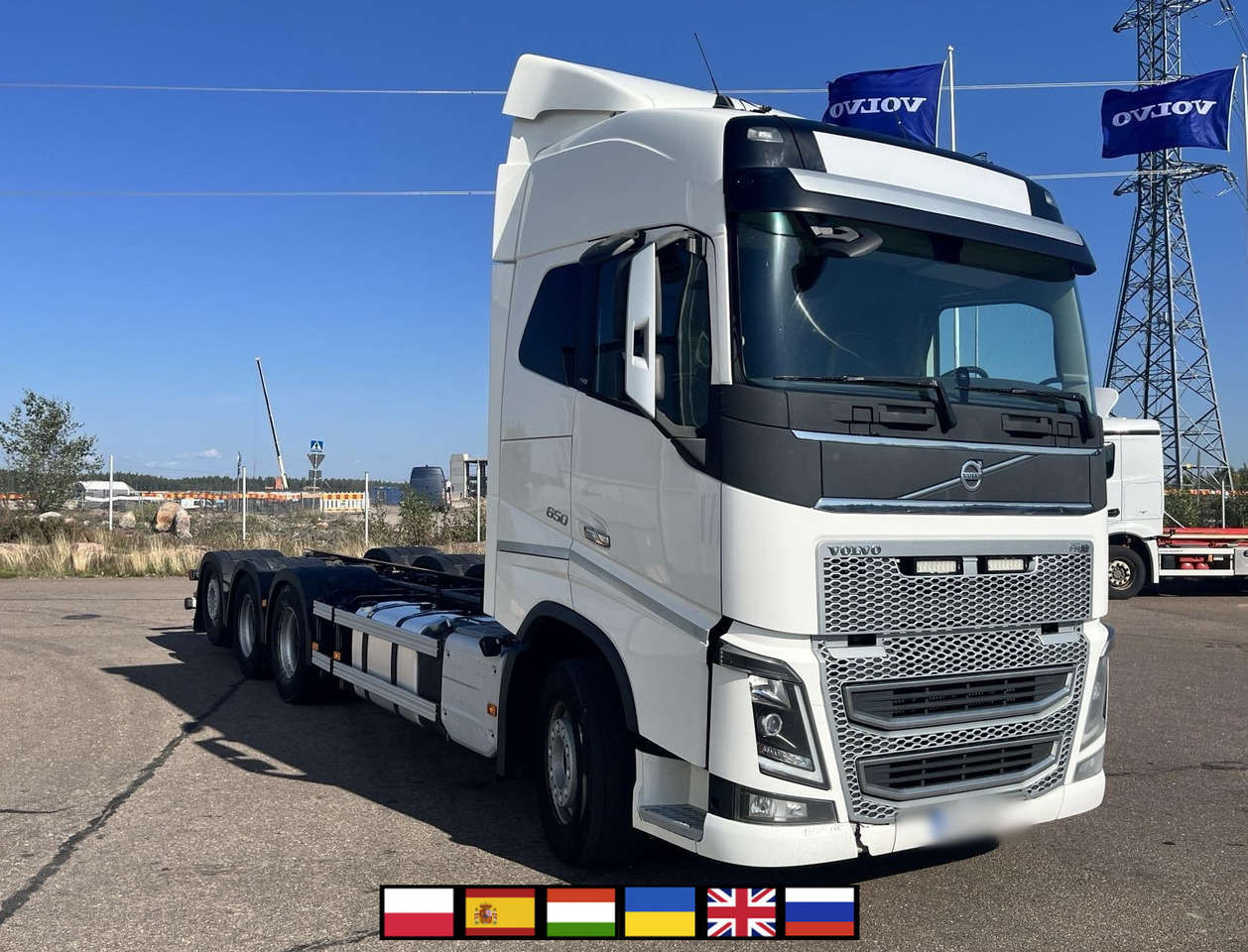 VOLVO FH 650 8x4 / Truck chassis / Sleeper cab - Camion cu macara: Foto 1 VOLVO FH 650 8x4 / Truck chassis / Sleeper cab - Camion cu macara: Foto 1