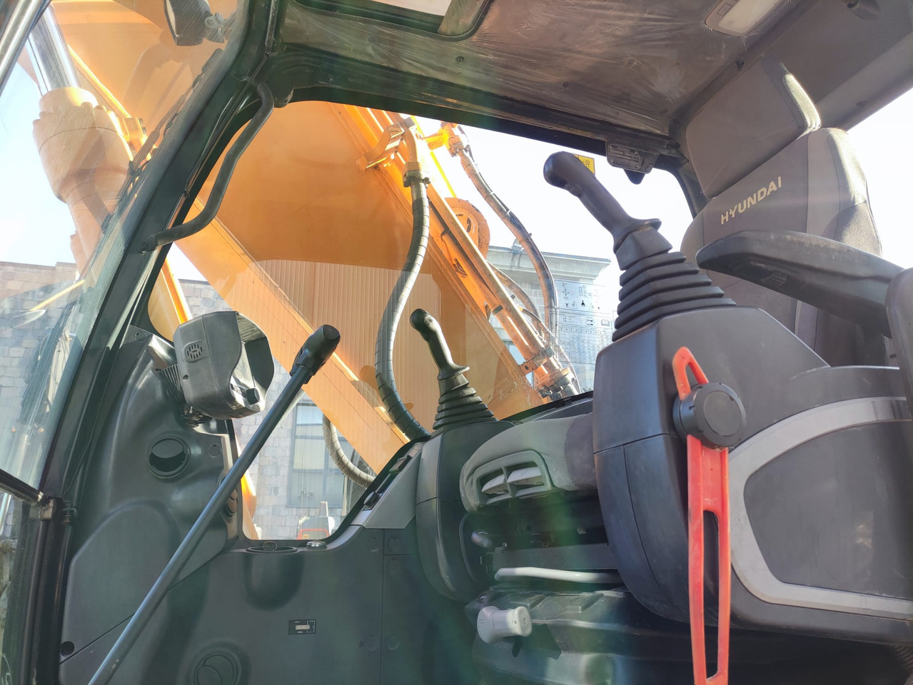 Hyundai R220NLC-9A - Excavator pe şenile: Foto 5 Hyundai R220NLC-9A - Excavator pe şenile: Foto 5