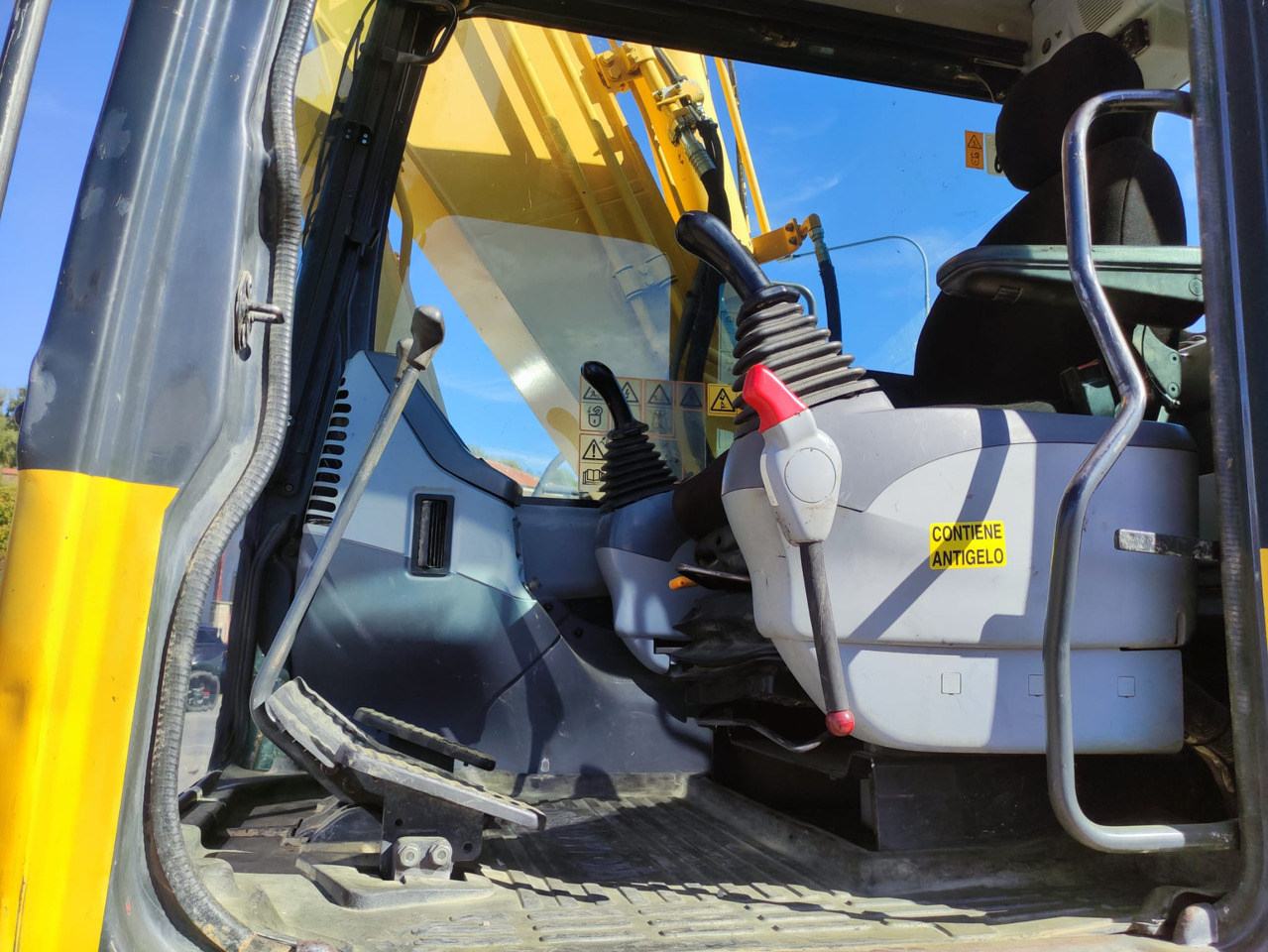 KOMATSU PC160LC-7 - Excavator pe şenile: Foto 5 KOMATSU PC160LC-7 - Excavator pe şenile: Foto 5