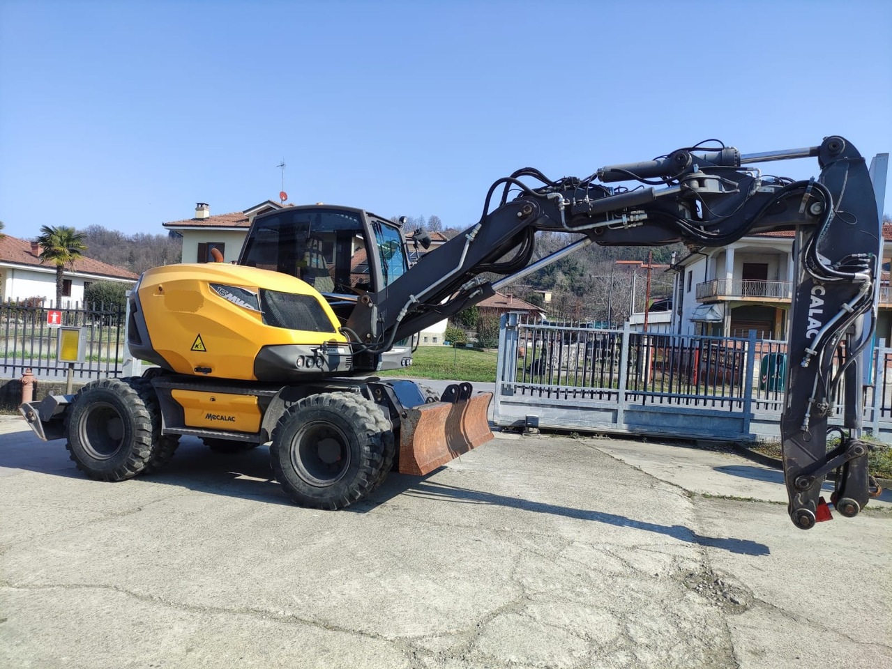 MECALAC 15 MWR - Excavator pe roţi: Foto 3 MECALAC 15 MWR - Excavator pe roţi: Foto 3
