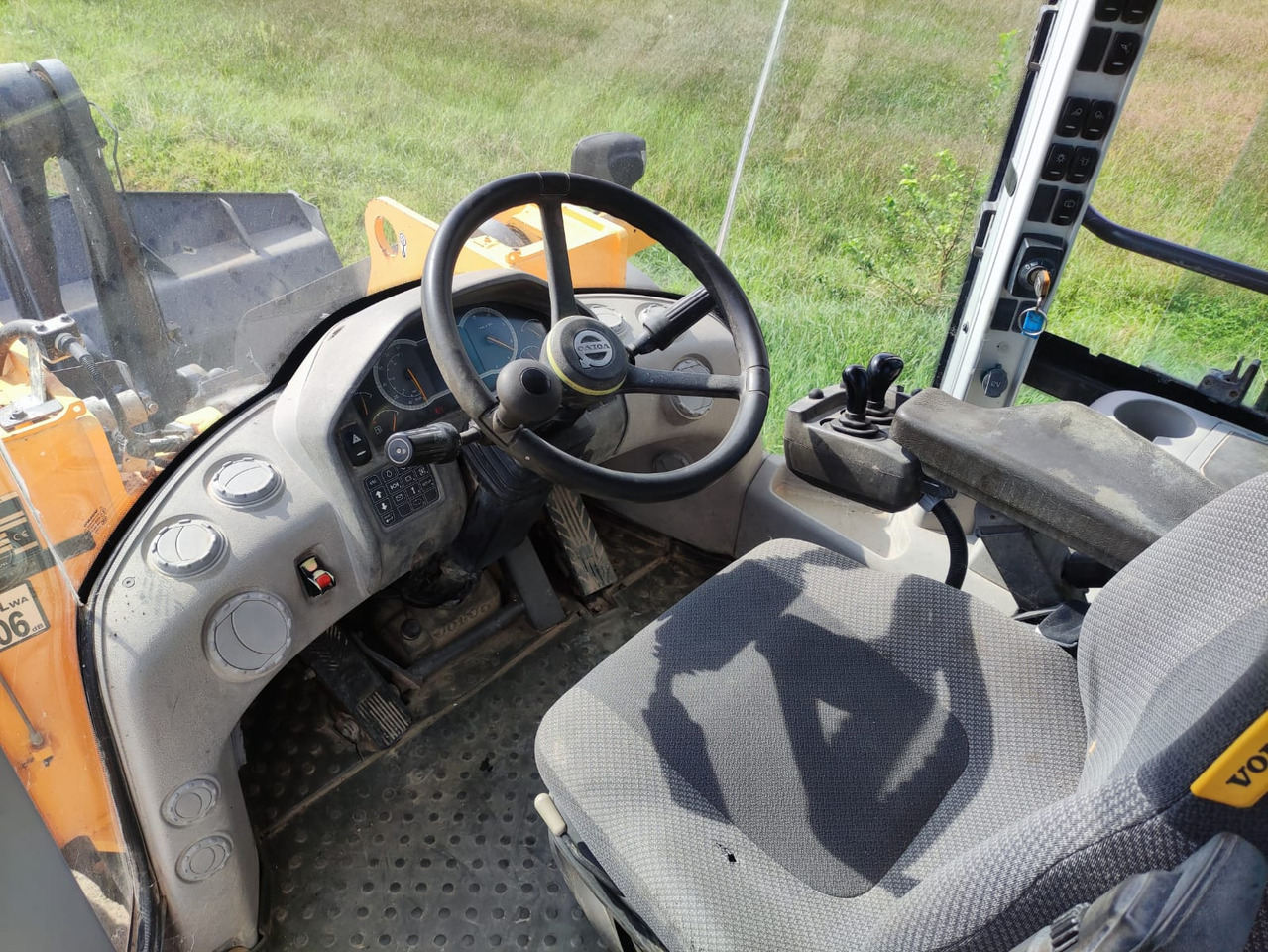 VOLVO L110H - Încărcător frontal pe pneuri: Foto 5 VOLVO L110H - Încărcător frontal pe pneuri: Foto 5