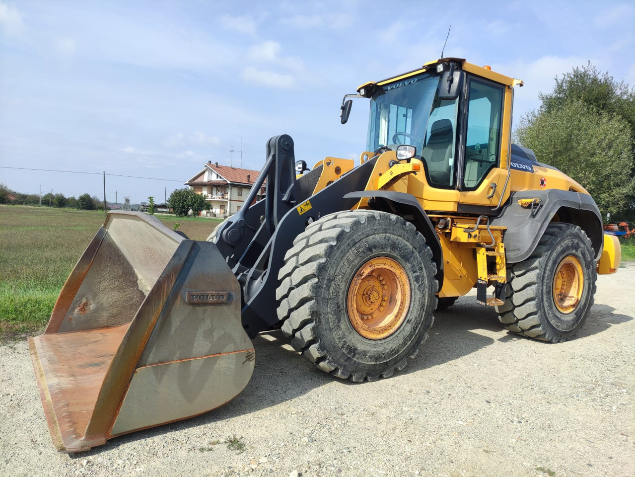 VOLVO L110H - Încărcător frontal pe pneuri: Foto 1 VOLVO L110H - Încărcător frontal pe pneuri: Foto 1