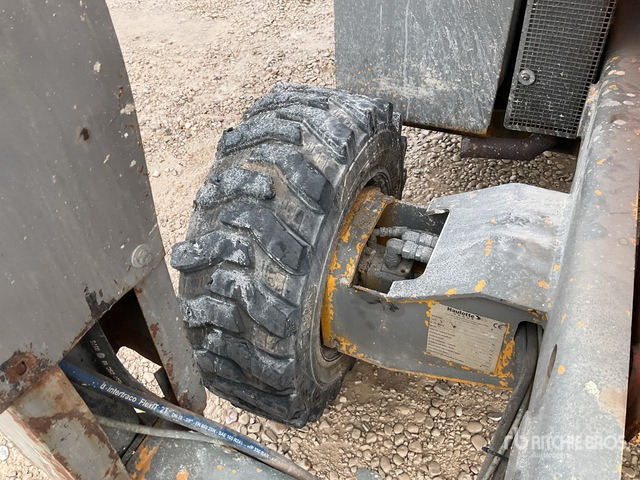 2006 Haulotte H12SX 4x4 Diesel Scissor Lift - Platforma foarfeca: Foto 5 2006 Haulotte H12SX 4x4 Diesel Scissor Lift - Platforma foarfeca: Foto 5