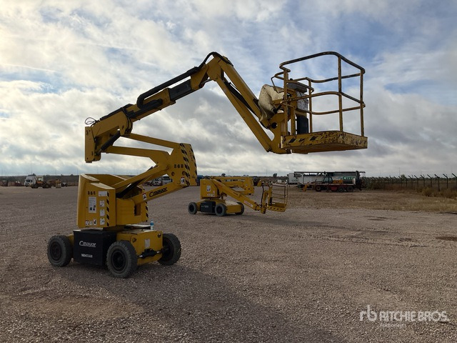 2006 Haulotte HA12IP 2WD Electric Articulating Boom Lift - Nacela articulata: Foto 2 2006 Haulotte HA12IP 2WD Electric Articulating Boom Lift - Nacela articulata: Foto 2