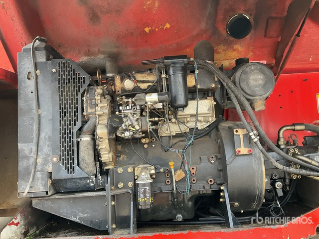 2006 Haulotte HA32PX 4WD Diesel Articulating Boom Lift - Nacela articulata: Foto 4 2006 Haulotte HA32PX 4WD Diesel Articulating Boom Lift - Nacela articulata: Foto 4