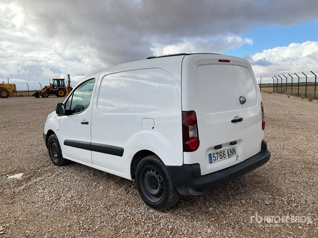 2018 Peugeot Partner BlueHDI L1 Confort Cargo Van - Autoutilitară compactă: Foto 2 2018 Peugeot Partner BlueHDI L1 Confort Cargo Van - Autoutilitară compactă: Foto 2