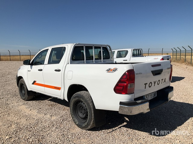 2020 Toyota Hilux 4x4 Crew Cab Pickup - Pick-up: Foto 3 2020 Toyota Hilux 4x4 Crew Cab Pickup - Pick-up: Foto 3