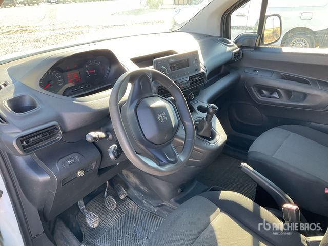 2019 Peugeot Partner Cargo Van - Autoutilitară: Foto 5 2019 Peugeot Partner Cargo Van - Autoutilitară: Foto 5