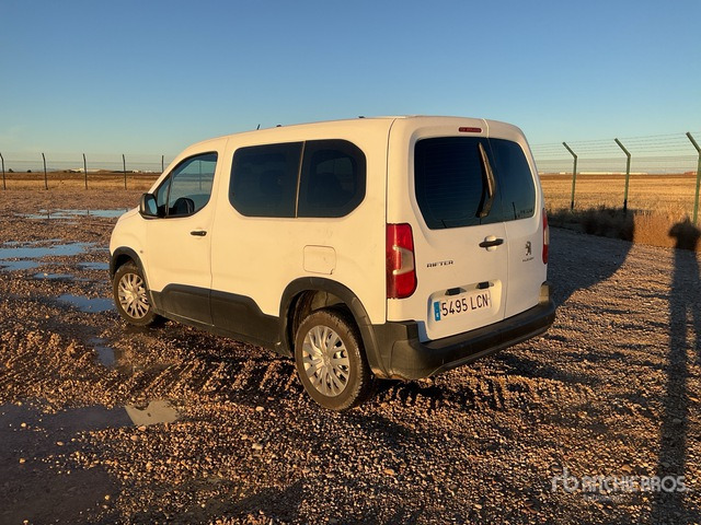 2019 Peugeot Rifter HDI 75 Cargo Van - Autoutilitară: Foto 2 2019 Peugeot Rifter HDI 75 Cargo Van - Autoutilitară: Foto 2