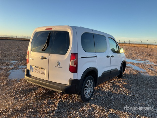 2019 Peugeot Rifter HDI 75 Cargo Van - Autoutilitară: Foto 3 2019 Peugeot Rifter HDI 75 Cargo Van - Autoutilitară: Foto 3