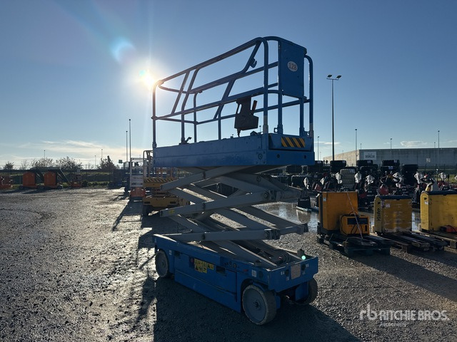 2006 Haulotte COMPACT8 Electric Scissor Lift - Platforma foarfeca: Foto 3 2006 Haulotte COMPACT8 Electric Scissor Lift - Platforma foarfeca: Foto 3