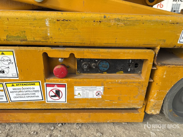 2006 Haulotte Optimum 8 Electric Scissor Lift - Platforma foarfeca: Foto 5 2006 Haulotte Optimum 8 Electric Scissor Lift - Platforma foarfeca: Foto 5