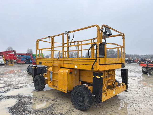 2007 Haulotte H12SX Diesel (Inoperable) Scissor Lift - Platforma foarfeca: Foto 2 2007 Haulotte H12SX Diesel (Inoperable) Scissor Lift - Platforma foarfeca: Foto 2