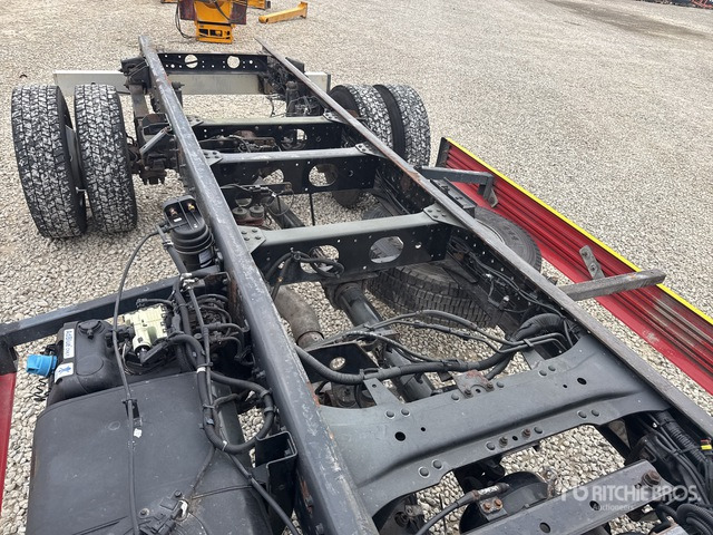 2015 Mitsubishi Fuso Canter 4x2 Cab and Chassis - Camion şasiu: Foto 4 2015 Mitsubishi Fuso Canter 4x2 Cab and Chassis - Camion şasiu: Foto 4