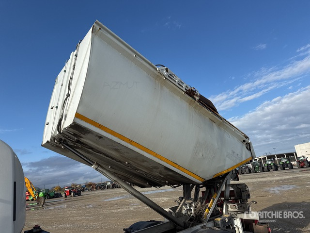 2017 Isuzu NPR 75 Rear Loader Waste Collection Truck - Autogunoiere: Foto 5 2017 Isuzu NPR 75 Rear Loader Waste Collection Truck - Autogunoiere: Foto 5
