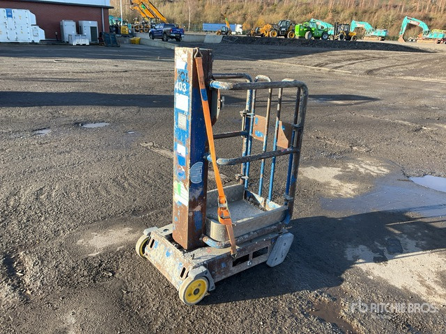 2015 Power Tower Peco Vertical Mast Lift - Platformă verticală: Foto 3 2015 Power Tower Peco Vertical Mast Lift - Platformă verticală: Foto 3