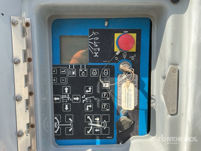 2006 Genie Z135/70 4WD Diesel Articulating Boom Lift - Nacela articulata: Foto 4 2006 Genie Z135/70 4WD Diesel Articulating Boom Lift - Nacela articulata: Foto 4