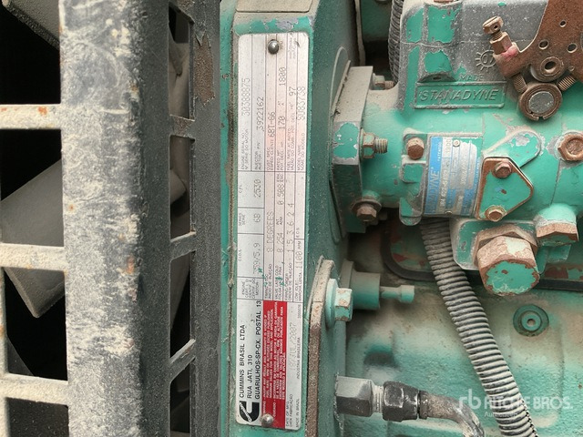 2007 Cummins C110D54 110 kVA Skid-Mounted Generator Set - Generator electric: Foto 5 2007 Cummins C110D54 110 kVA Skid-Mounted Generator Set - Generator electric: Foto 5