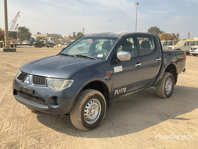 2009 Mitsubishi L200 4x4 Crew Cab Pickup - Pick-up: Foto 1 2009 Mitsubishi L200 4x4 Crew Cab Pickup - Pick-up: Foto 1