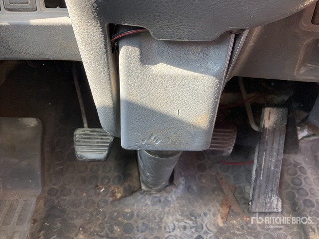 2010 Mitsubishi Canter 2011 Ferrari F550 A1 Knuckle Bo ... Flatbed Truck with Crane - Camion platformă, Camion cu macara: Foto 4 2010 Mitsubishi Canter 2011 Ferrari F550 A1 Knuckle Bo ... Flatbed Truck with Crane - Camion platformă, Camion cu macara: Foto 4