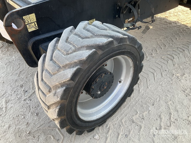 2012 JLG 800S 4WD Gasoline Telescopic Boom Lift - Nacela telescopica: Foto 4 2012 JLG 800S 4WD Gasoline Telescopic Boom Lift - Nacela telescopica: Foto 4