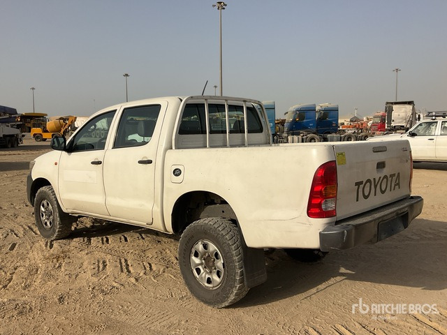 2012 Toyota Hilux 4x4 Crew Cab Pickup - Pick-up: Foto 2 2012 Toyota Hilux 4x4 Crew Cab Pickup - Pick-up: Foto 2