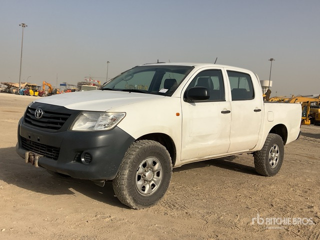 2014 Toyota Hilux 4x4 Crew Cab Pickup - Pick-up: Foto 1 2014 Toyota Hilux 4x4 Crew Cab Pickup - Pick-up: Foto 1