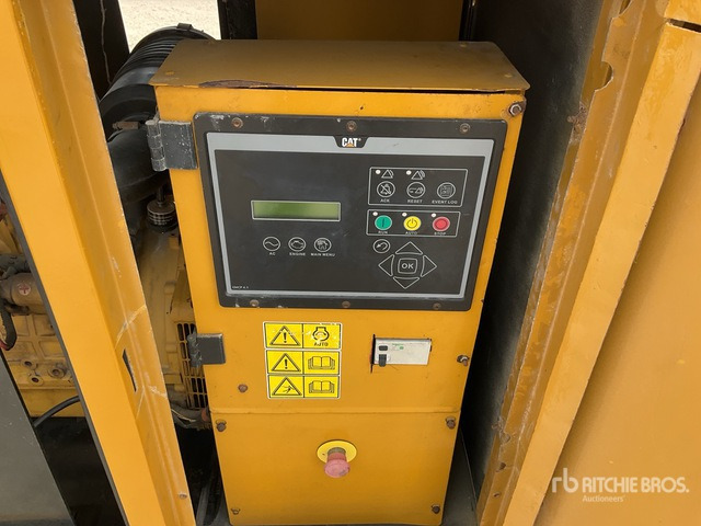 2015 Cat DE22E3 22 kVA Skid-Mounted Generator Set - Generator electric: Foto 4 2015 Cat DE22E3 22 kVA Skid-Mounted Generator Set - Generator electric: Foto 4