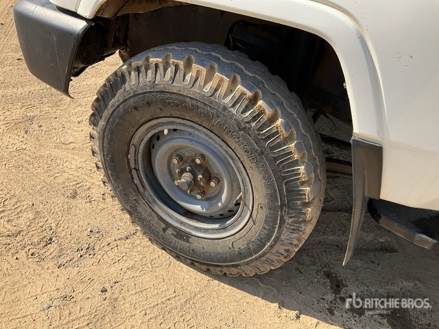 2016 Toyota Land Cruiser 78R 4x4 SUV - SUV: Foto 5 2016 Toyota Land Cruiser 78R 4x4 SUV - SUV: Foto 5