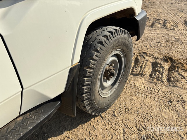 2018 Toyota Land Cruiser 78R 4x4 SUV - SUV: Foto 4 2018 Toyota Land Cruiser 78R 4x4 SUV - SUV: Foto 4