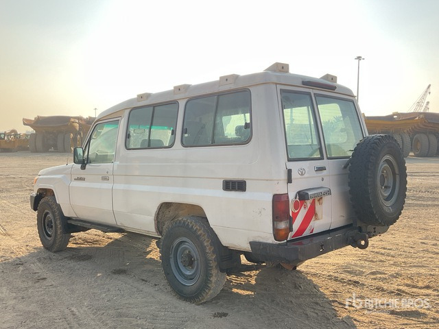 2018 Toyota Land Cruiser 78R 4x4 SUV - SUV: Foto 3 2018 Toyota Land Cruiser 78R 4x4 SUV - SUV: Foto 3