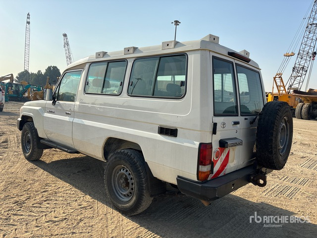 2018 Toyota Land Cruiser 78R 4x4 SUV - SUV: Foto 3 2018 Toyota Land Cruiser 78R 4x4 SUV - SUV: Foto 3