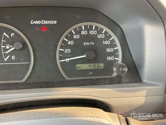 2023 Toyota Land Cruiser 79L 4x4 Crew Cab Pickup - Pick-up: Foto 2 2023 Toyota Land Cruiser 79L 4x4 Crew Cab Pickup - Pick-up: Foto 2