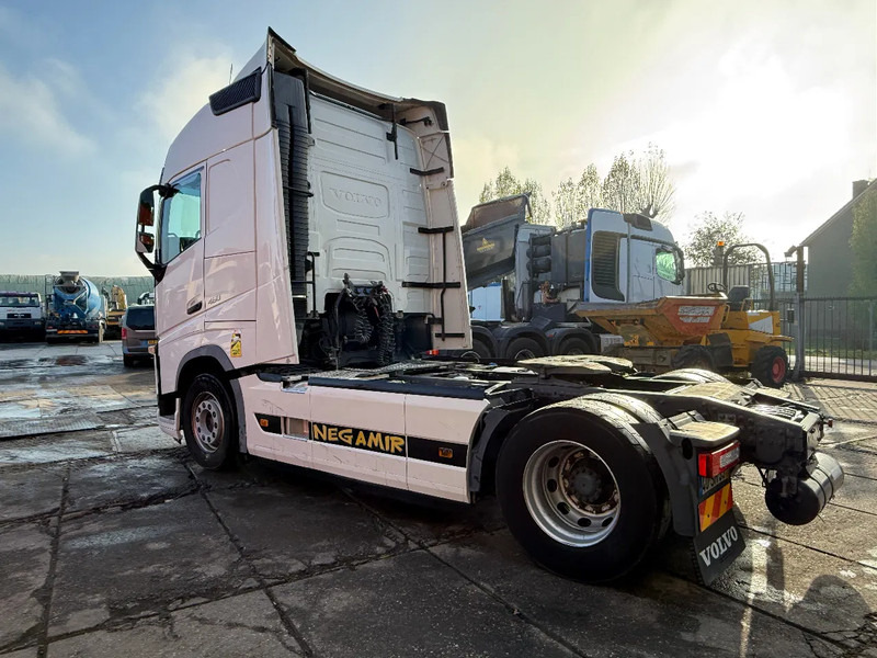 Volvo FH 13.460 4X2 Tractor-unit Spring/Air Retarder PROD2017 HB - Cap tractor: Foto 3 Volvo FH 13.460 4X2 Tractor-unit Spring/Air Retarder PROD2017 HB - Cap tractor: Foto 3