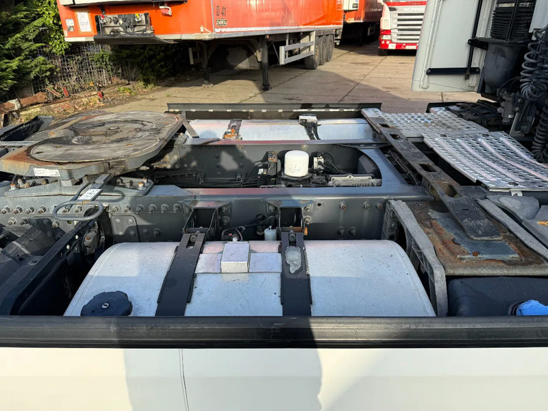 Volvo FH 13.460 4X2 Tractor-unit Spring/Air Retarder PROD2017 HB - Cap tractor: Foto 5 Volvo FH 13.460 4X2 Tractor-unit Spring/Air Retarder PROD2017 HB - Cap tractor: Foto 5
