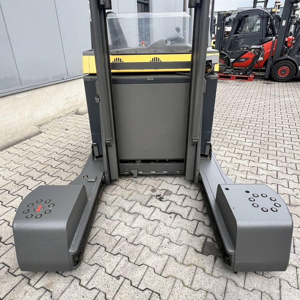 Atlet UFS250DTFVRE480 - Stivuitor cu catarg retractabil, cu schimbare rapidă de direcţie: Foto 3 Atlet UFS250DTFVRE480 - Stivuitor cu catarg retractabil, cu schimbare rapidă de direcţie: Foto 3