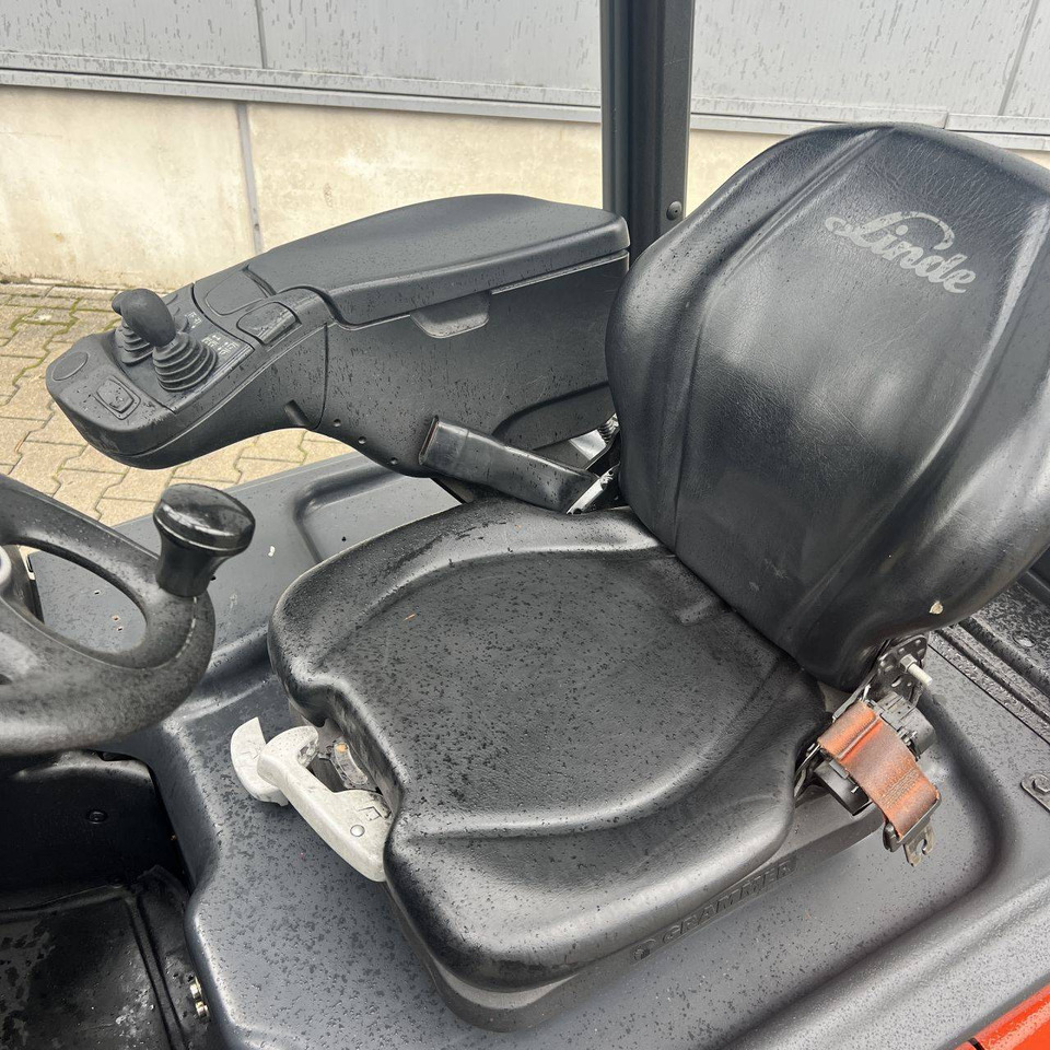 Linde E15 (386-02) EVO - Electrostivuitor: Foto 4 Linde E15 (386-02) EVO - Electrostivuitor: Foto 4