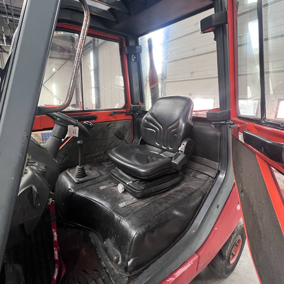 Linde H30T (351) - Stivuitor GPL: Foto 4 Linde H30T (351) - Stivuitor GPL: Foto 4