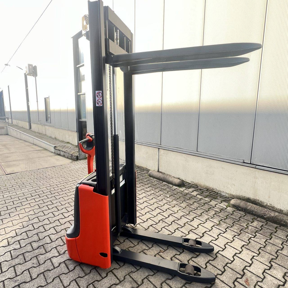 Linde L10 (1172) - Transpalet la mare înălţime: Foto 2 Linde L10 (1172) - Transpalet la mare înălţime: Foto 2