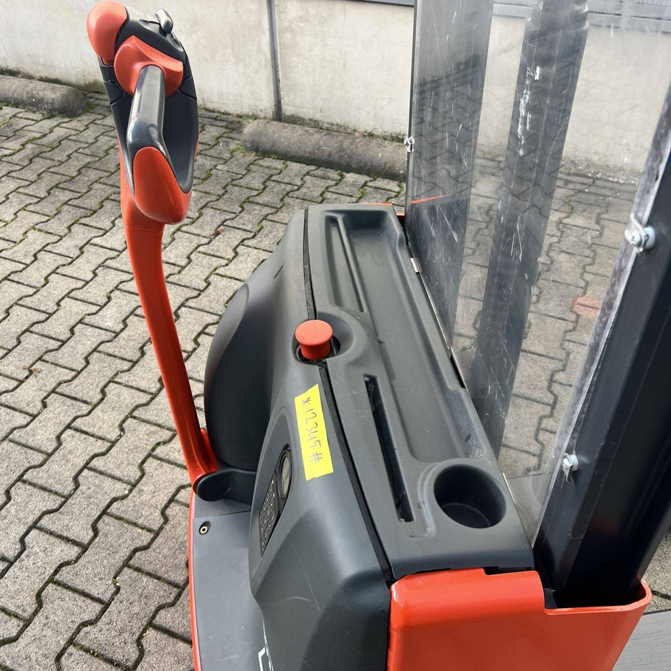 Linde L10 (1172) - Transpalet la mare înălţime: Foto 5 Linde L10 (1172) - Transpalet la mare înălţime: Foto 5