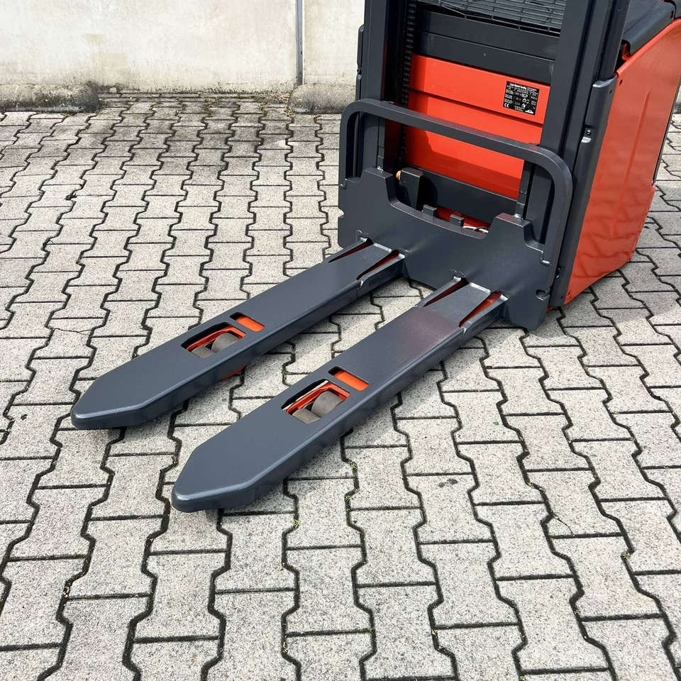 Linde L16 (372) - Transpalet la mare înălţime: Foto 4 Linde L16 (372) - Transpalet la mare înălţime: Foto 4